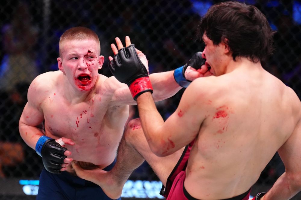 Adrian Luna Martinetti và Mark Vologdin trong trận đấu tại Dana White’s Contender Series