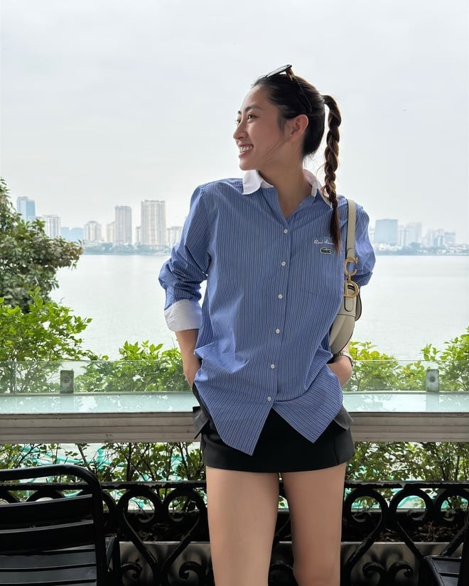 Trong vô vàn mẫu áo mùa thu, áo sơ mi vẫn luôn là item kinh điển mà bất cứ cô gái nào cũng nên sở hữu.