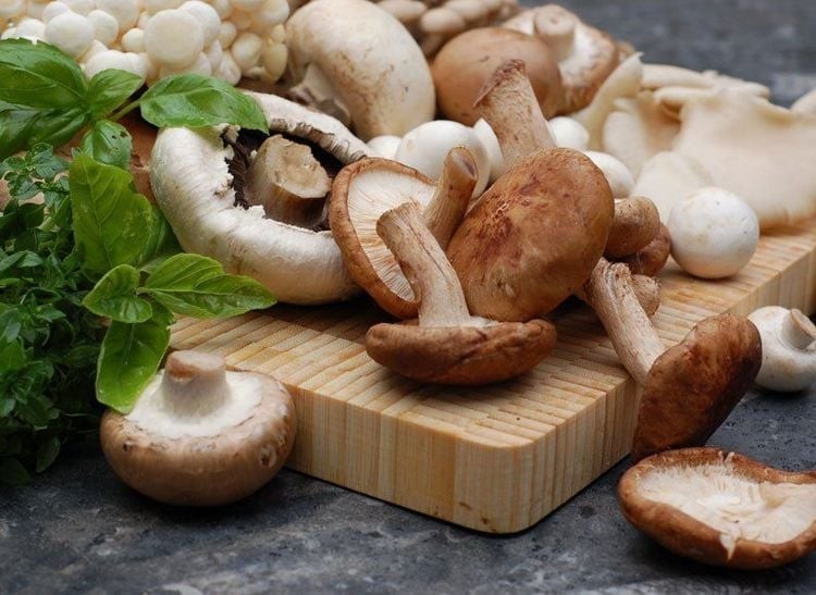  Ăn nấm hương giúp giảm cholesterol trong máu, từ đó ngăn ngừa gan nhiễm mỡ.