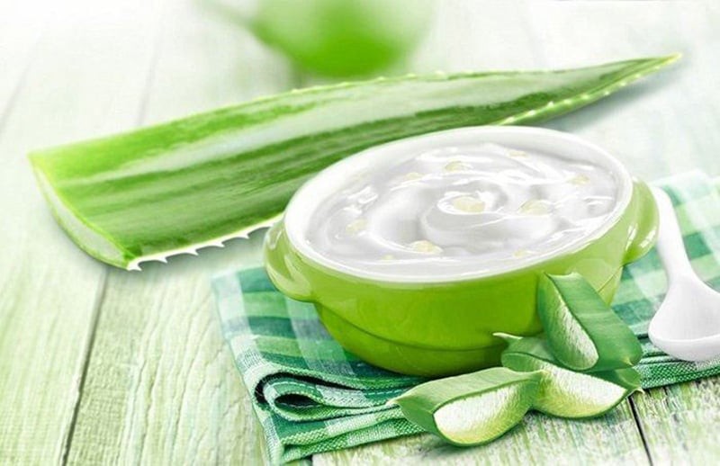 Việc kết hợp nha đam và nước gạo trong chu trình chăm sóc tóc là cách dưỡng tóc đơn giản