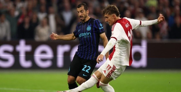 Mkhitaryan đặt niềm tin vào HLV Chivu