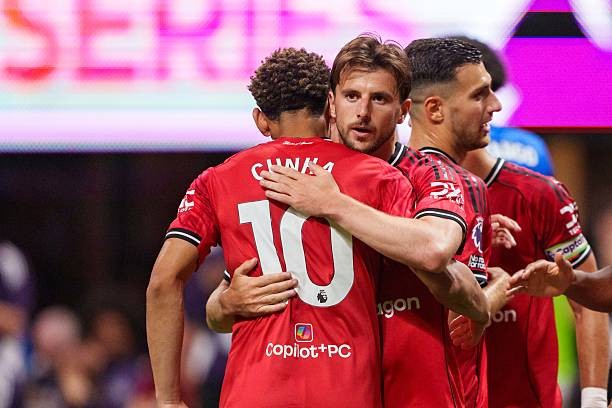 Manchester United hướng đến mục tiêu đánh bại Liverpool.