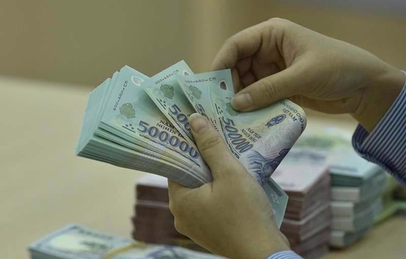 Điều kiện để hưởng chính sách này là giáo viên phải cam kết công tác tại cơ sở mầm non ít nhất 05 năm và thực hiện nhiệm vụ nuôi dưỡng, chăm sóc, giáo dục trẻ từ 03 – 05 tuổi, đáp ứng yêu cầu phổ cập giáo dục mầm non.