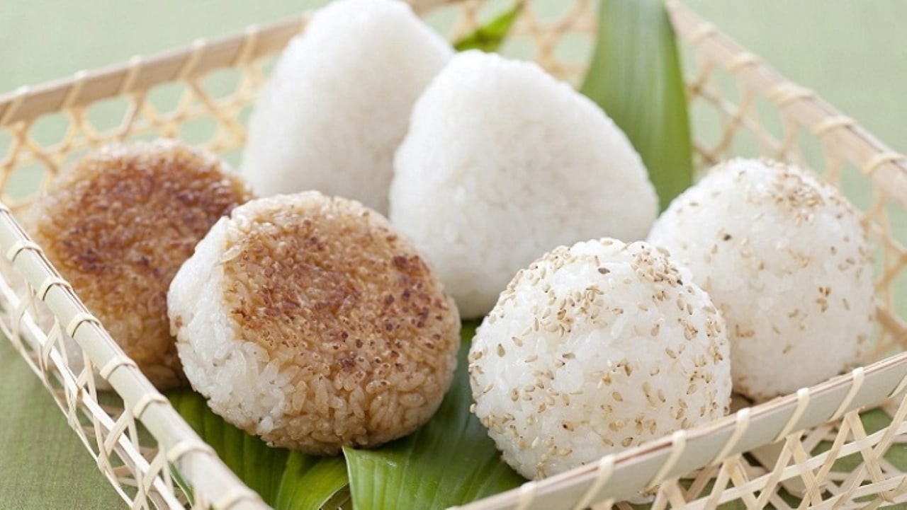 Thành phẩm cơm nắm muối vừng