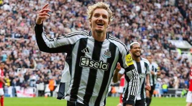  Nick Woltemade chứng tỏ giá trị ở Newcastle.