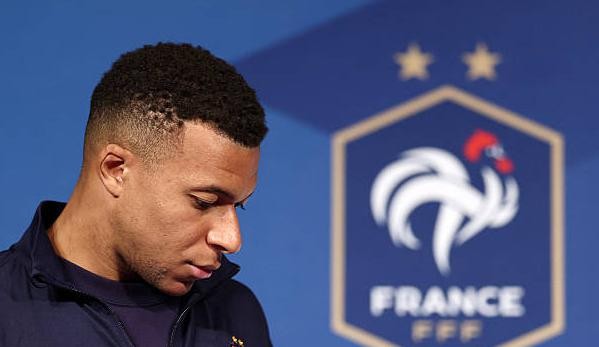 Kylian Mbappe đánh giá cao Azerbaijan dù Pháp được đánh giá cao hơn.