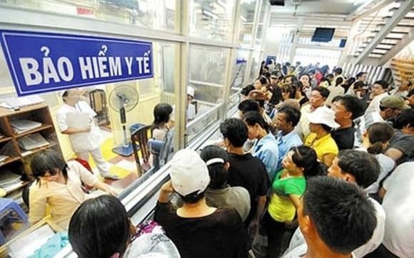 Cụ thể, cơ quan bảo hiểm xã hội sẽ thu hồi thẻ BHYT nếu phát hiện người được cấp thẻ khai sai thông tin, khai gian về đối tượng tham gia, mức hưởng, hoặc sử dụng thủ đoạn gian lận để được cấp thẻ.
