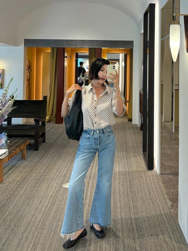 Nếu bạn nghĩ giày bệt chỉ hợp với quần skinny hoặc váy ngắn, hãy thử một lần phối chúng với quần ống vẩy.