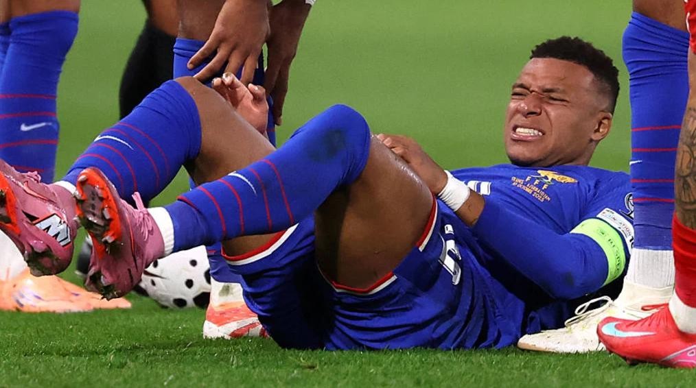 Didier Deschamps lo lắng về chấn thương của Kylian Mbappe.