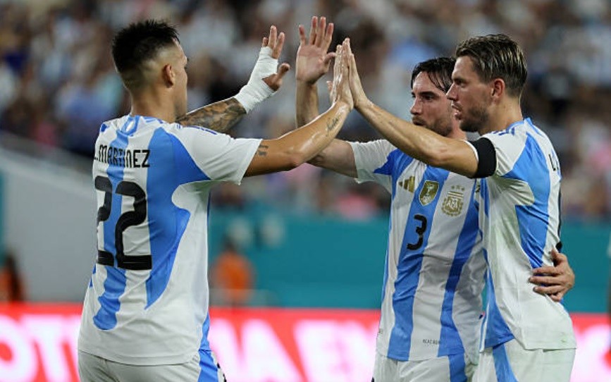 Argentina giành chiến thắng tối thiểu trước Venezuela.