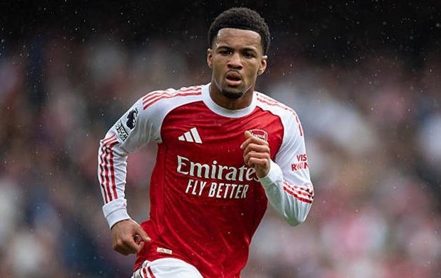 Ethan Nwaneri đang gặp khó khăn tại Arsenal.