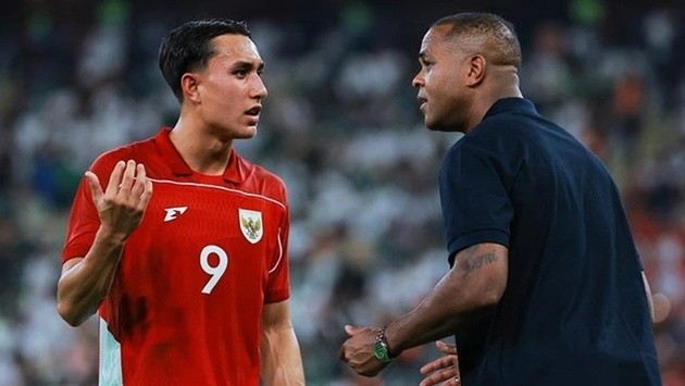 Kluivert được chuyên gia bảo vệ trước áp lực bị sa thải