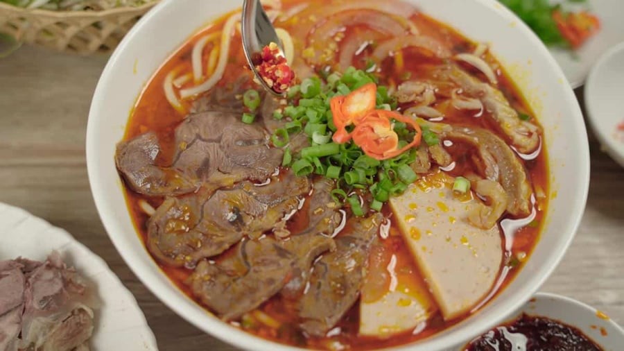 Bữa sáng không nên ăn đồ cay nóng quá mức