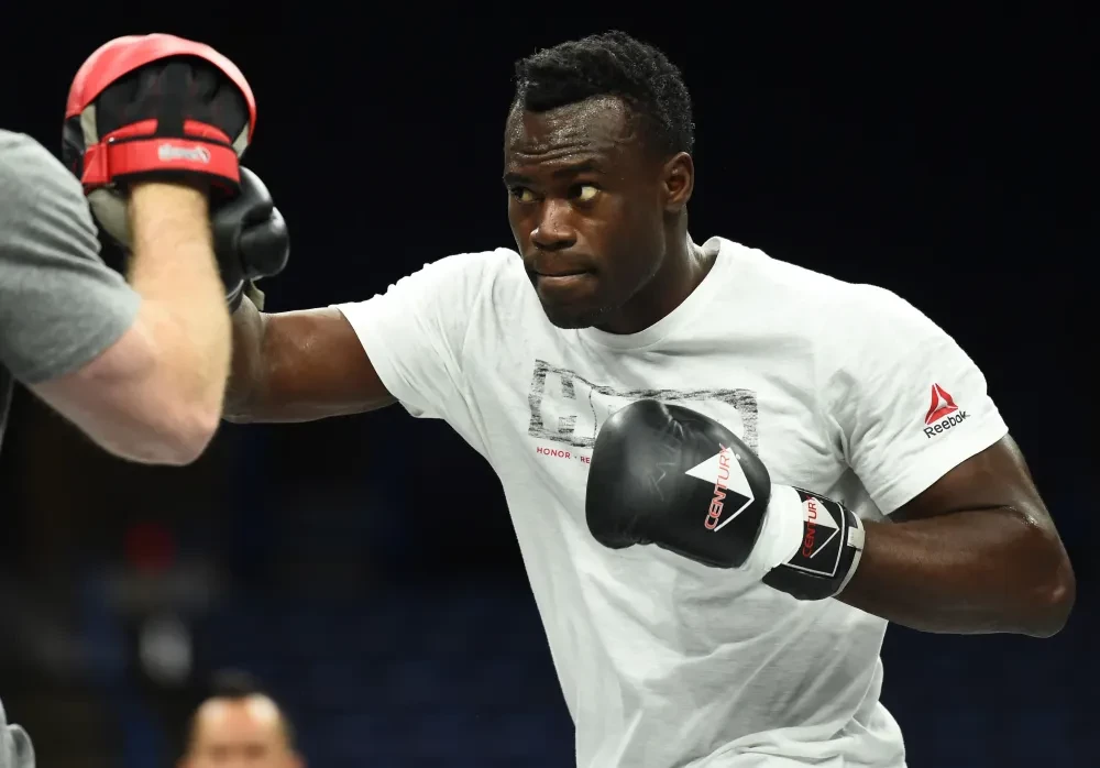Uriah Hall trong một buổi tập luyện mở của UFC