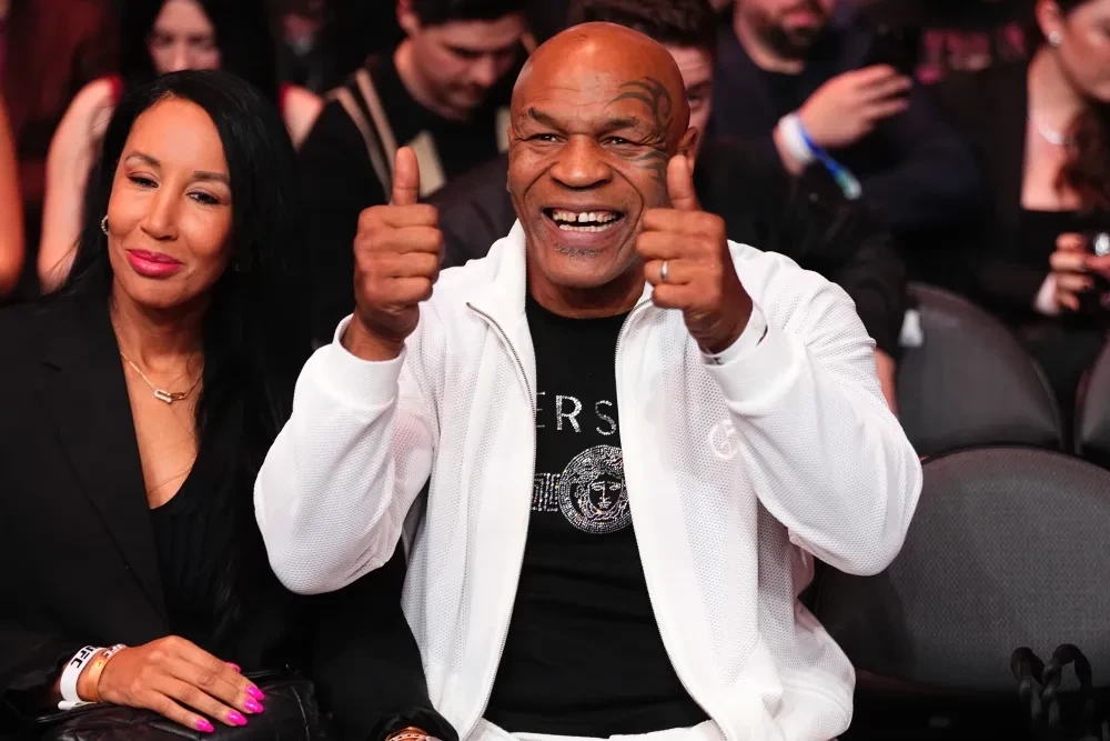 Một hình ảnh từ sự kiện UFC 300.