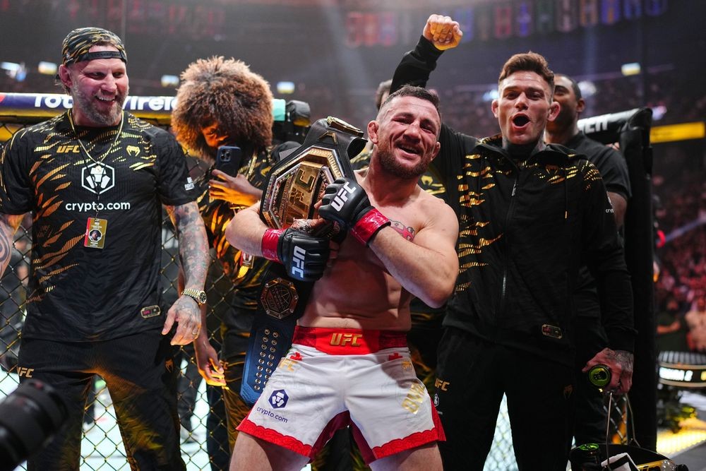 Merab Dvalishvili và Cory Sandhagen tại UFC 320
