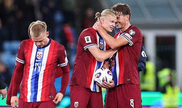 Erling Haaland lập hattrick trong trận đấu với Israel.