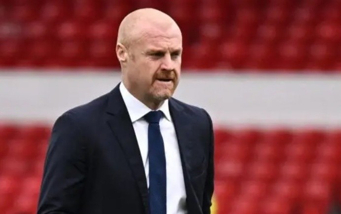 Sean Dyche lọt tầm ngắm Nottingham.