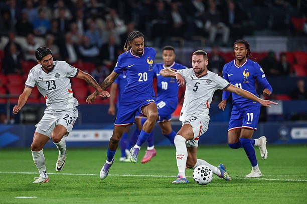 Pháp được đánh giá cao hơn dù thiếu vắng nhiều trụ cột. 