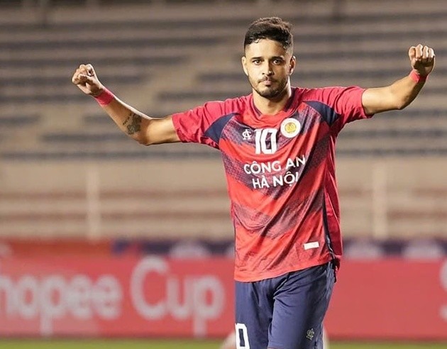 Artur là một trong những cầu thủ tấn công hàng đầu V-League mùa này. Ảnh: CLB CAHN