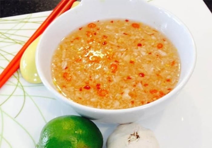 Pha nước chấm bánh cuốn