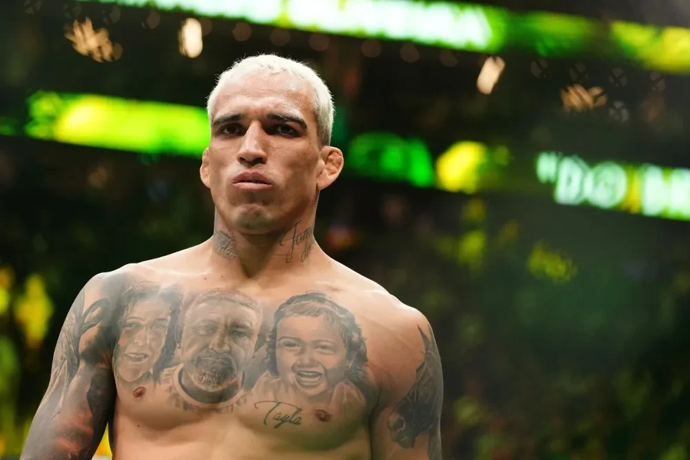 Charles Oliveira tại một sự kiện UFC