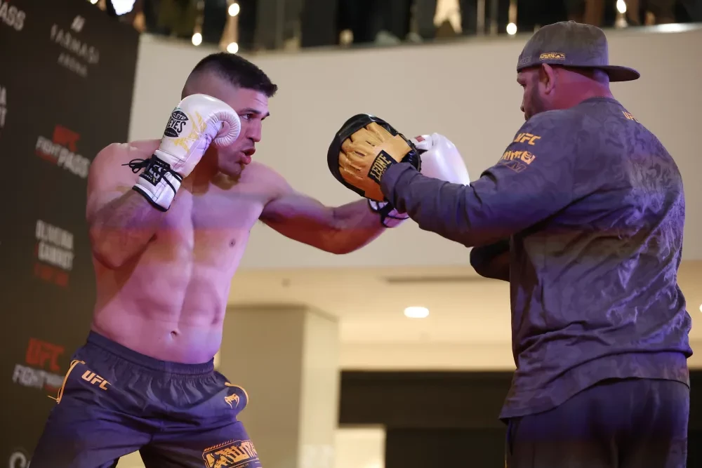 Vicente Luque trong buổi tập luyện mở trước thềm UFC Rio.