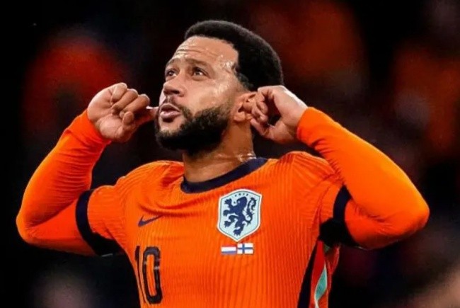 Depay tỏa sáng.