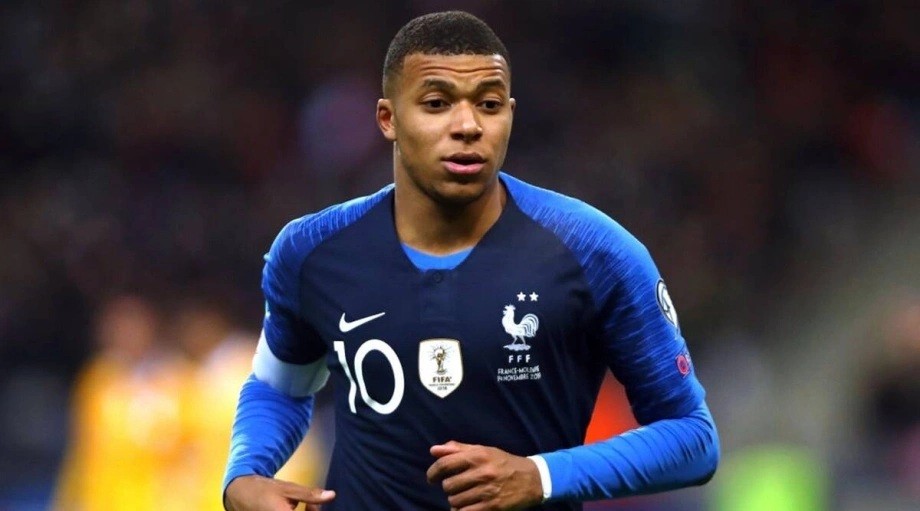 Mbappe vừa dính chấn thương.