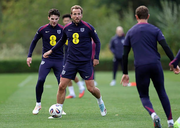 Harry Kane đã trở lại sân tập tuyển Anh.