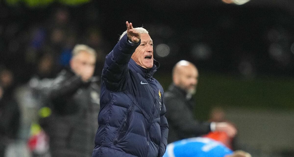 Deschamps cho rằng Pháp thua oan một bàn.