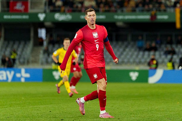 Robert Lewandowski có nhiều lựa chọn bến đỗ tương lai. 