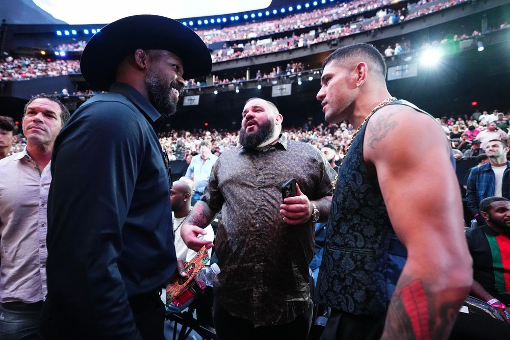 Alex Pereira sau chiến thắng tại một sự kiện UFC