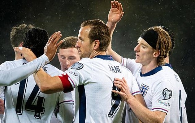 Tuyển Anh dễ dàng đè bẹp Latvia ngay trên sân khách.