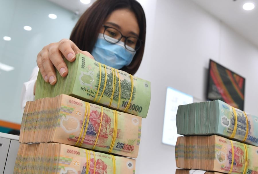 Để khắc phục tình trạng này, Nhà nước đã hai lần tăng lương cơ sở liên tiếp trong hai năm gần đây.