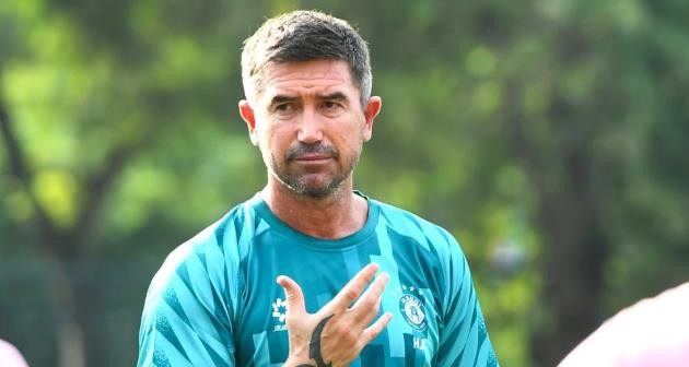 HLV Harry Kewell được đặt nhiều kỳ vọng.