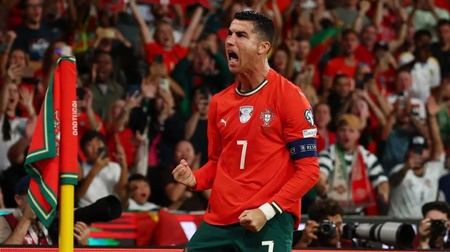 Ronaldo đã có 949 bàn thắng trong sự nghiệp