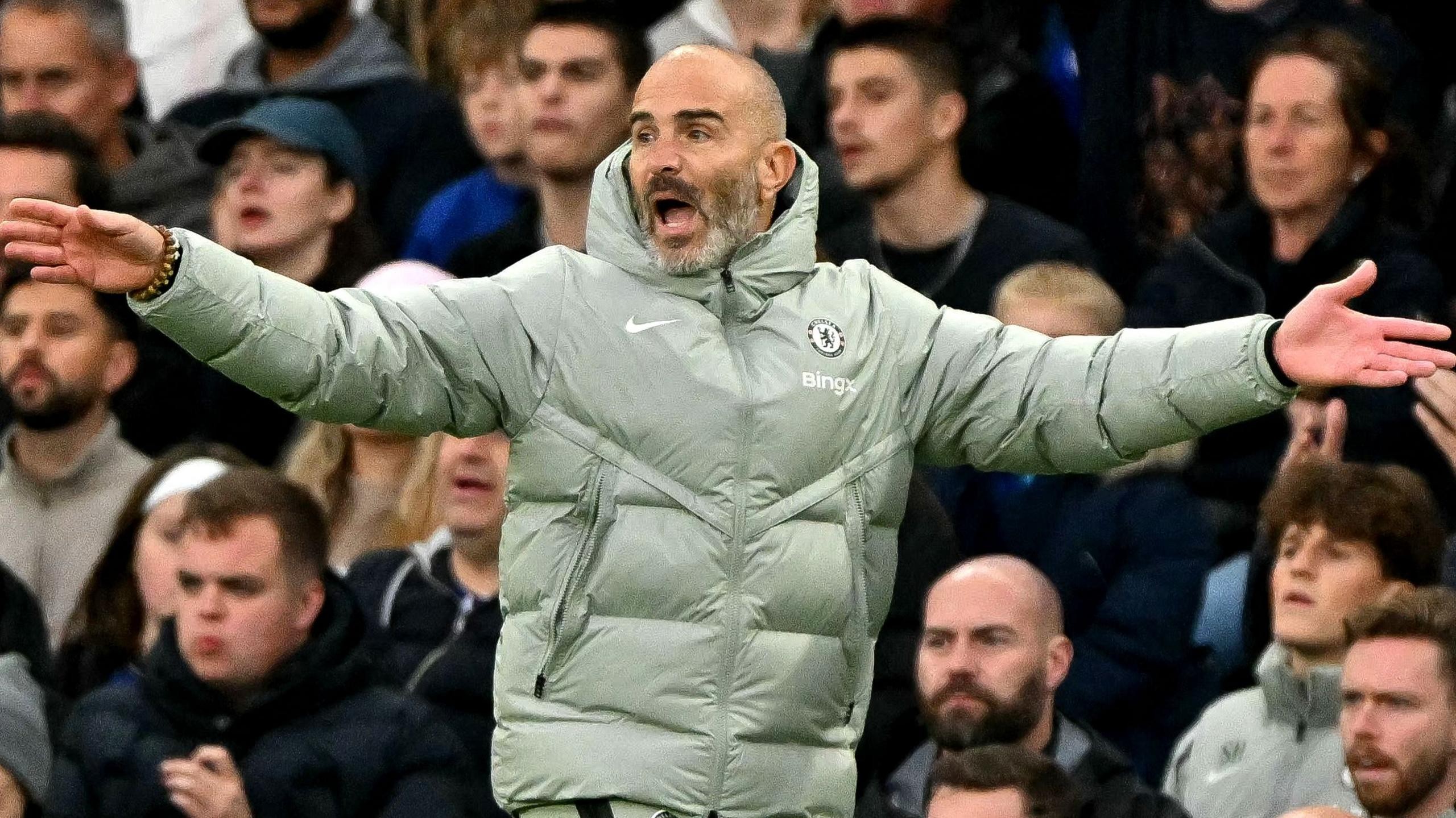 HLV Enzo Maresca đối diện với nhiều tổn thất nhân sự nơi tuyến giữa.