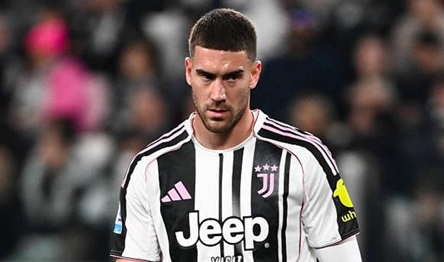 Dusan Vlahovic lọt vào tầm ngắm của Barcelona.