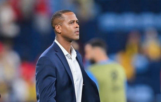 HLV Kluivert đã bị liên đoàn bóng đá Indonesia sa thải/