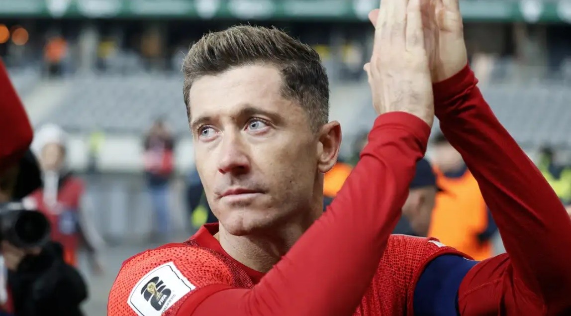Lewandowski đang đứng trước những đồn đoán về tương lai.