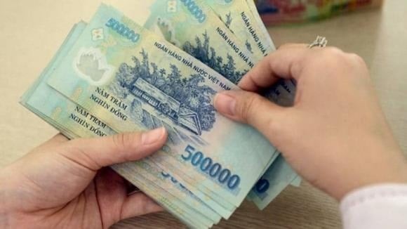Thu nhập từ tiền lương, tiền công của cá nhân trực tiếp tham gia thực hiện nhiệm vụ khoa học, công nghệ và đổi mới sáng tạo.
