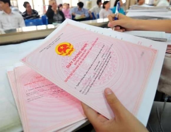 Việc đáp ứng đầy đủ các điều kiện này giúp quá trình sang tên sổ đỏ diễn ra nhanh chóng, hợp pháp và tránh phát sinh các vấn đề pháp lý sau này.