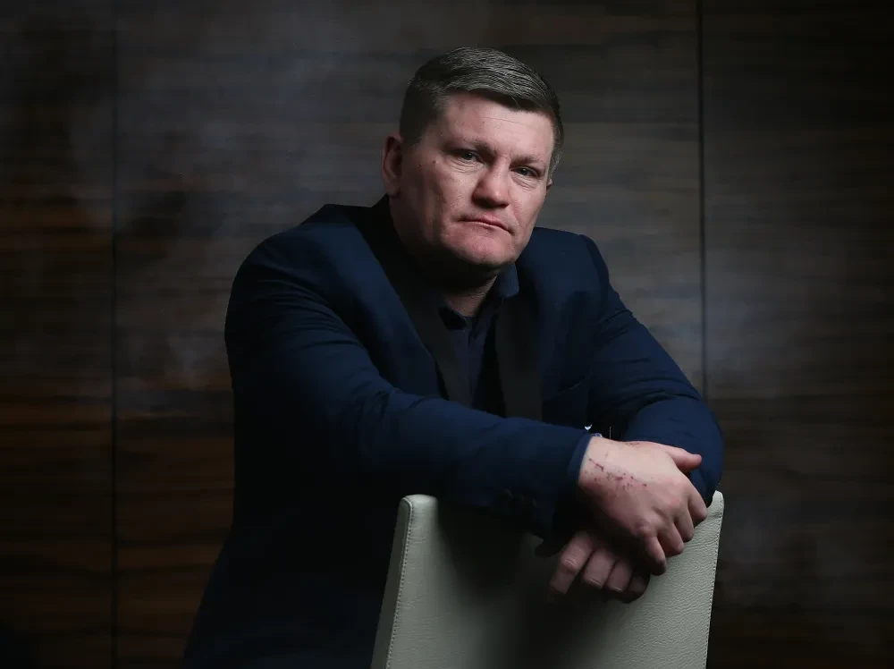 Ricky Hatton ăn mừng chiến thắng trong sự nghiệp.