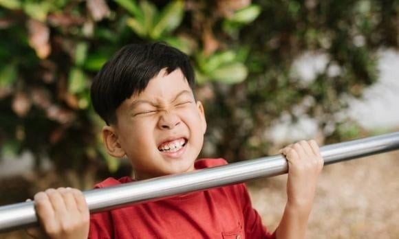 Một trong những đặc điểm dễ nhận thấy ở những đứa trẻ sau này thành công là tinh thần tự lập được hình thành từ sớm.