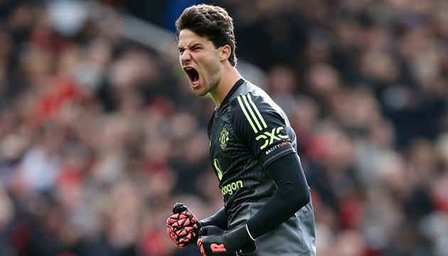 Cơ hội và thách thức dành cho Senne Lammens ở trận Derby nước Anh giữa Liverpool với Manchester United.