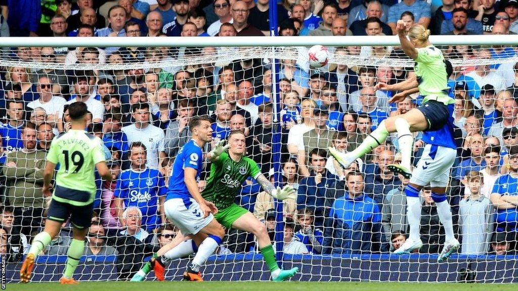 Everton khó có thể tạo bất ngờ trước Manchester City.