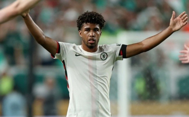 Andrey Santos - 6.1 điểm. Sao mai người Brazil có cơ hội ghi bàn trong hiệp một nhưng dứt điểm thiếu chính xác. Gặp khó trong việc kết nối các tuyến. Santos bị thay ra sau hiệp một.