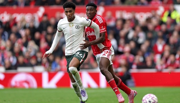 HLV Maresca có thể đặt niềm tin ở trung vệ 19 tuổi.