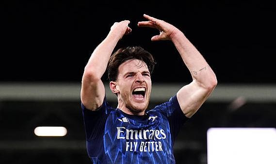 Declan Rice (7.8): Thể hiện phong độ điển hình của mình, Rice không ngừng nỗ lực tranh chấp và luôn tìm cách dẫn dắt đội bóng tiến lên. Anh là một nguồn năng lượng không ngừng nghỉ ở khu vực giữa sân.